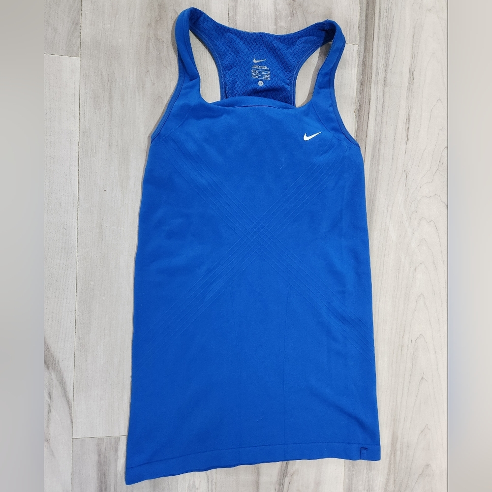 3 Nike Tank Tops Medium